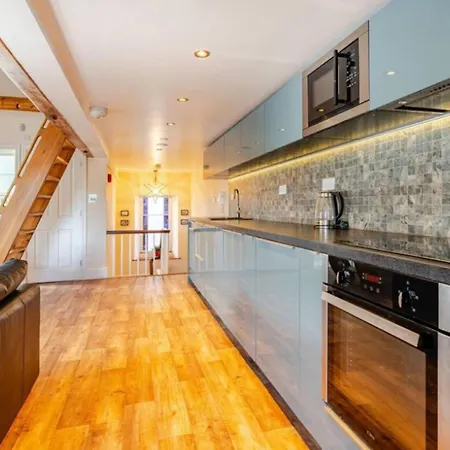 Penthouse - Kingbed - Tv - Wifi * سيدبرغ
